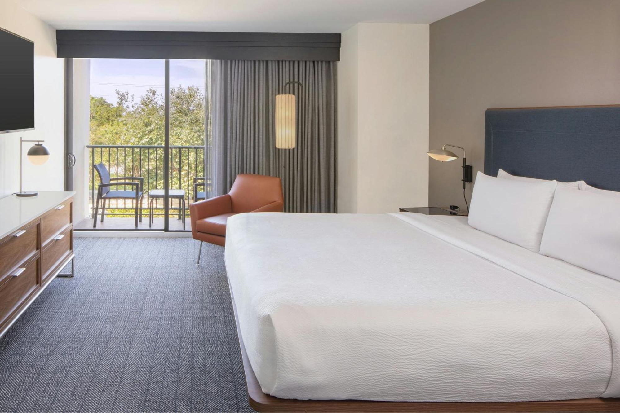 Courtyard By Marriott Fort Lauderdale East / Lauderdale-By-The-Sea Exterior photo