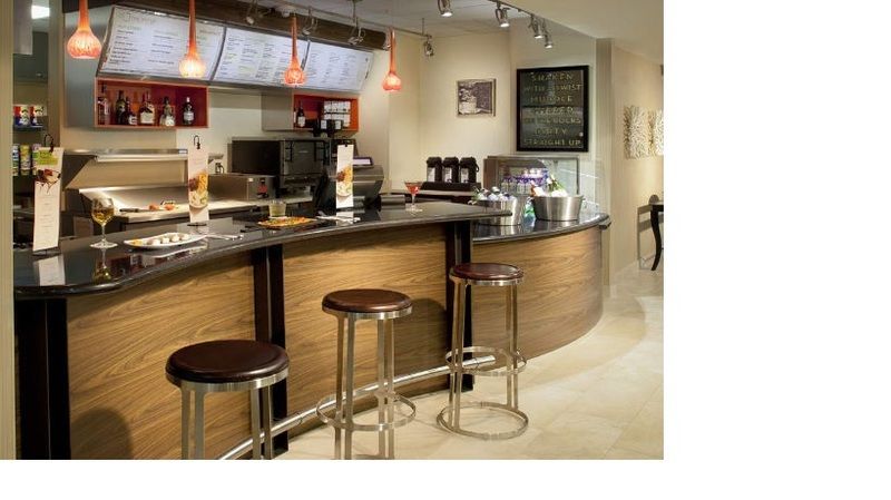Courtyard By Marriott Fort Lauderdale East / Lauderdale-By-The-Sea Exterior photo