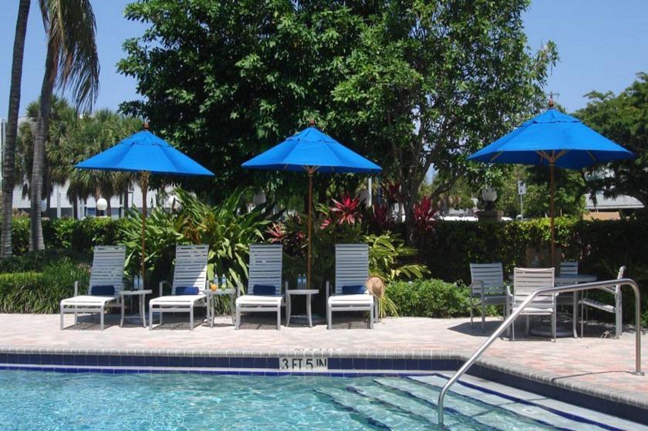 Courtyard By Marriott Fort Lauderdale East / Lauderdale-By-The-Sea Exterior photo