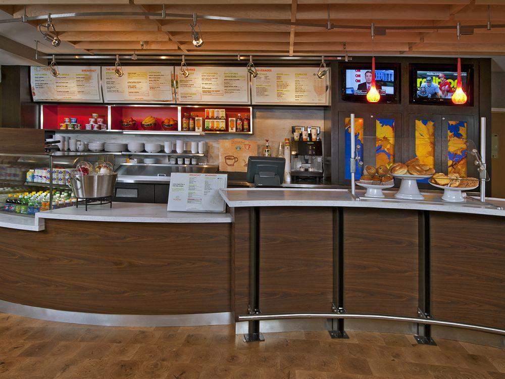 Courtyard By Marriott Fort Lauderdale East / Lauderdale-By-The-Sea Exterior photo